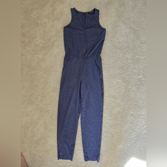 Athleta Brooklyn Textured Jumpsuit Blue Animal Print Athleisure Loungewear Sz. 0 - Picture 3 of 10